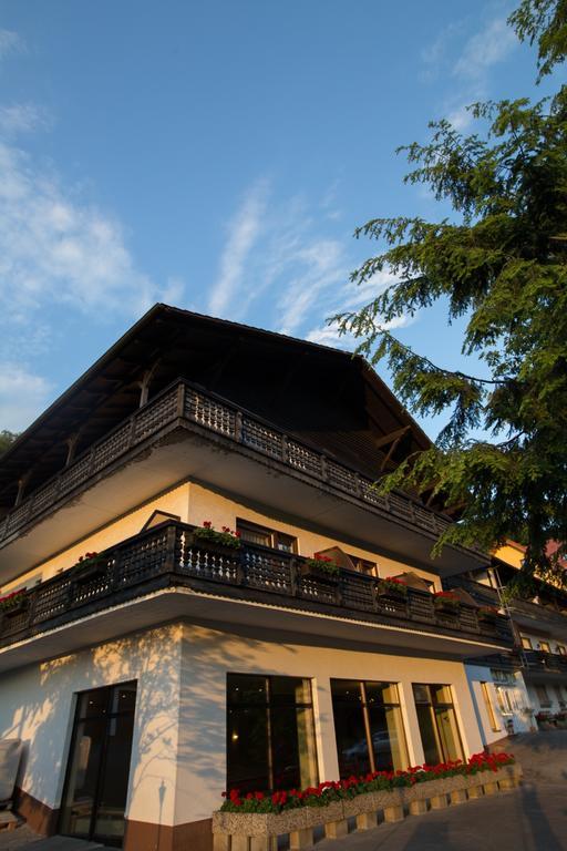 Wald-Hotel Heppe Dammbach Екстериор снимка