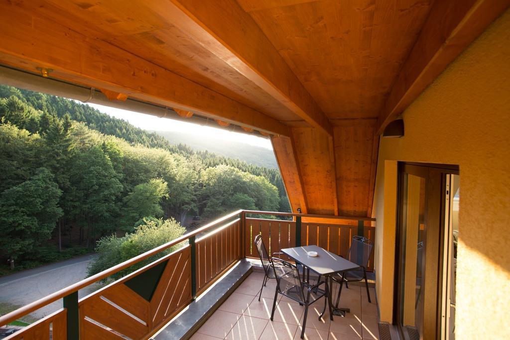 Wald-Hotel Heppe Dammbach Стая снимка