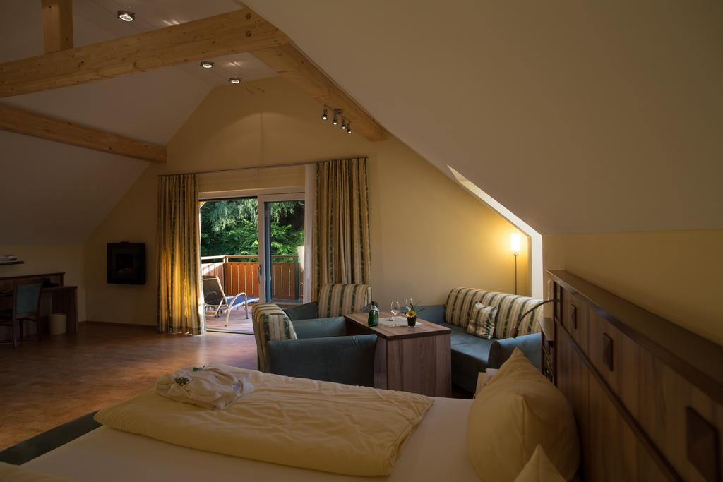 Wald-Hotel Heppe Dammbach Стая снимка