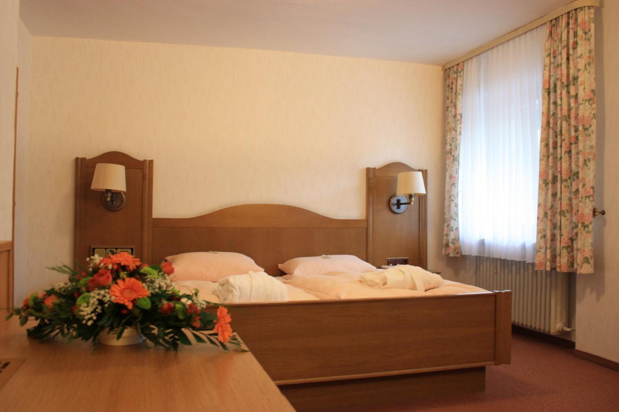 Wald-Hotel Heppe Dammbach Екстериор снимка